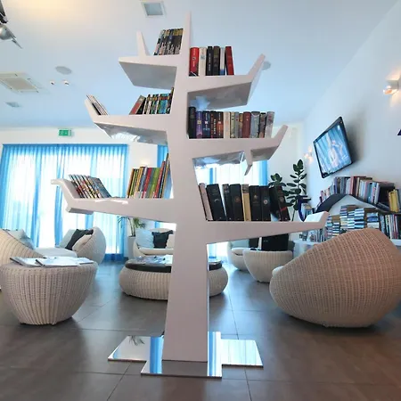 Отель Maree Чезенатико