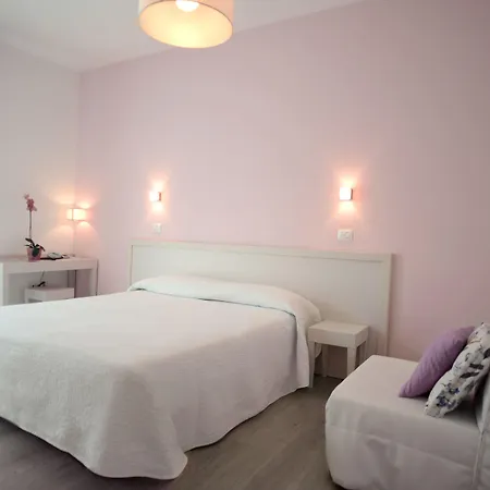 Maree Hotel 3*