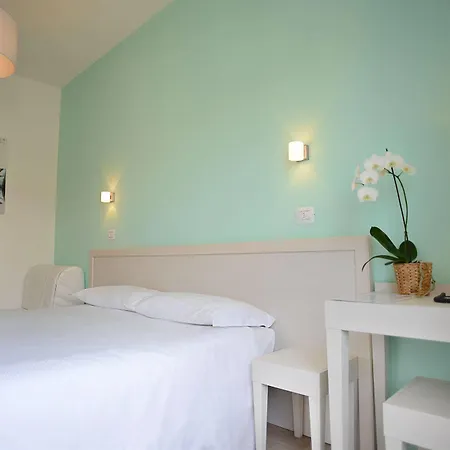 Maree Hotel